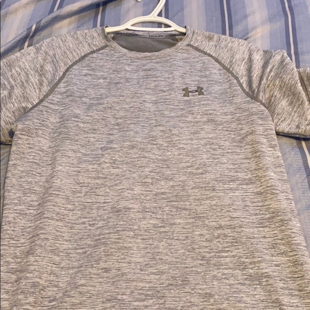 Gray Under Armor tee
